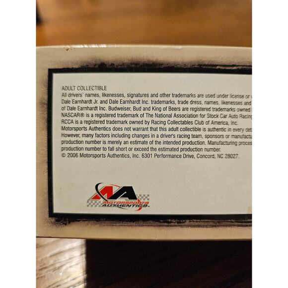 1/64 Scale - Dale Earnhardt Jr 2006 Monte Carlo SS Budweiser - Picture 4 of 5